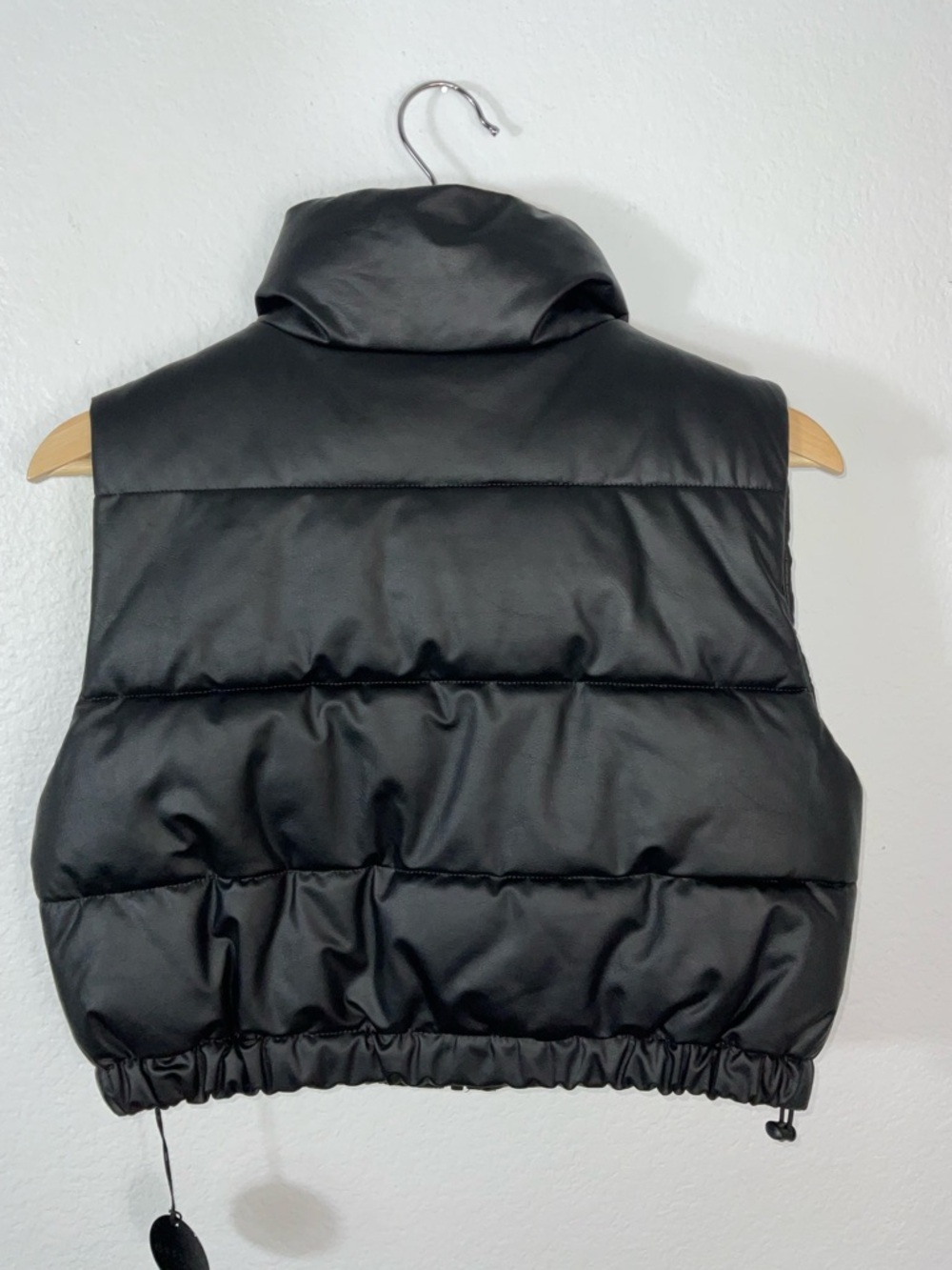 Aerie Cropped Black Puffer Vest - Picture 7 of 9